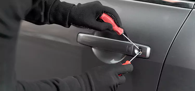 Locked Out of Car Help Rockville Centre